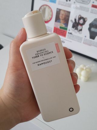 로우퀘스트 베리어 인핸싱 토너투에센스 200ml — 5점을 준 리뷰어가 2023년 11월 올린 사용 사진