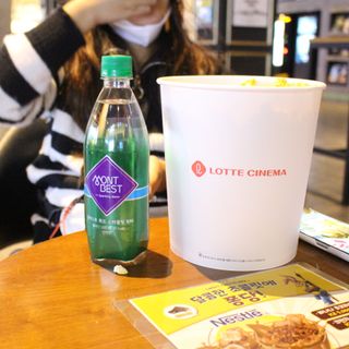 몽베스트 Montbest with Sparkling water Plain 20병 — 5점을 준 리뷰어가 2022년 10월 올린 사용 사진