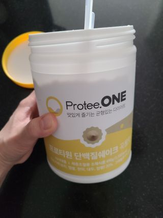 프로티원 단백질쉐이크 곡물맛 2주분 1통+보틀 — 5점을 준 리뷰어가 2021년 4월 올린 사용 사진