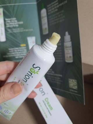 건선/아토/습진/민감성 피부 천연보습진정크림 소리온 크림 & 센시티브 크림 50g — 5점을 준 리뷰어가 2022년 3월 올린 사용 사진