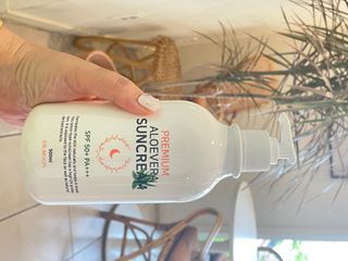 [닥터문] 프리미엄 알로에베라 선크림 500ml — 5점을 준 리뷰어가 2022년 6월 올린 사용 사진