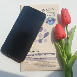 아클리브 Eco 항균 항바이러스 액정 보호필름(iPhone) — 5점을 준 리뷰어가 2022년 8월 올린 사용 사진