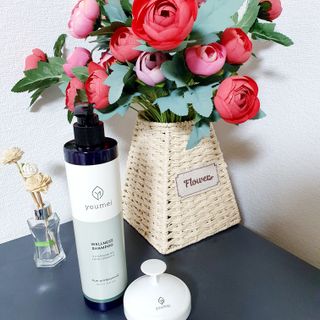 유메이 웰니스 샴푸 + 유메이 스칼프 브러쉬 — 5점을 준 리뷰어가 2021년 12월 올린 사용 사진