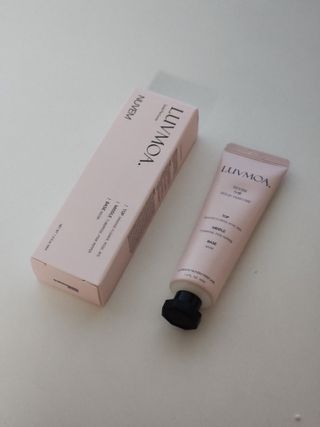 러브모아 향수 고체향수 승무원 고체향수 바르는 향수 니치향수 도손 우드세이지 앤 씨솔트 — 5점을 준 리뷰어가 2023년 1월 올린 사용 사진