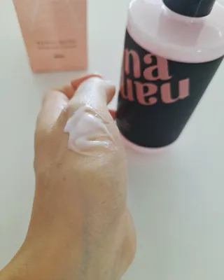 난나 살몬 스파이더 검버섯 미백 톤업 화이트닝 연어 앰플 크림 300ml 대용량 — 5점을 준 리뷰어가 2022년 8월 올린 사용 사진