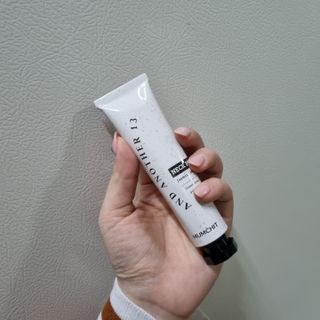 멈칫(MUMCHIT) 넥퍼퓸 NECKPERFUME 2가지 향 — 5점을 준 리뷰어가 2021년 12월 올린 사용 사진