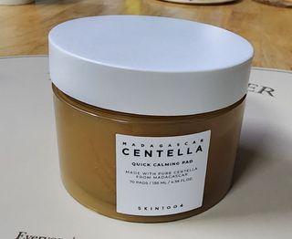 스킨1004 [SKIN1004] 마다가스카르 센텔라 퀵 카밍 패드 70매 130ml — 5점을 준 리뷰어가 2024년 9월 올린 사용 사진