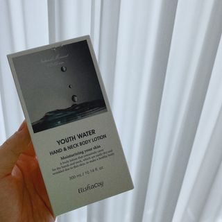 엘리샤코이 유스워터 핸드 앤 넥 멀티 바디로션 — 5점을 준 리뷰어가 2021년 2월 올린 사용 사진