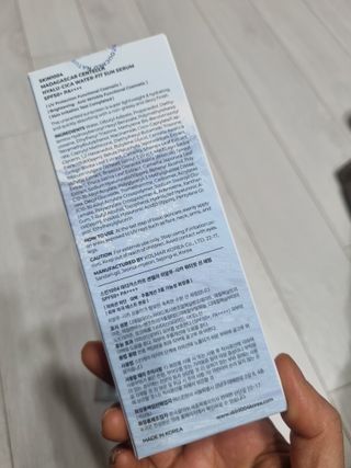 [스킨1004] 마다가스카르 센텔라 히알루-시카 워터핏 선세럼 50ml — 5점을 준 리뷰어가 2024년 5월 올린 사용 사진