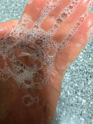 테이크어샤워 구매평)우붓 바디워시 Ubud BODY WASH 250ML — 5점을 준 리뷰어가 2025년 9월 올린 사용 사진