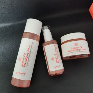 아이앤립 / EYENLIP 아이앤립 연어오일 리바이탈라이징 토너+앰플+크림 3종 세트 — 5점을 준 리뷰어가 2021년 5월 올린 사용 사진