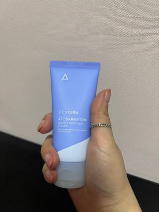 에스트라 아토베리어365 하이드로 수딩크림 — 5점을 준 리뷰어가 2022년 6월 올린 사용 사진