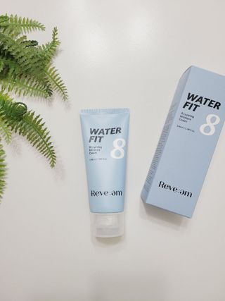 나우 [리브엠]피부 속부터 겹겹이, 촘촘하게! 워터핏8중 수분착붙 크림 — 5점을 준 리뷰어가 2024년 12월 올린 사용 사진
