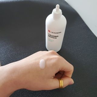 리더스코스메틱 리더스 카밍 바이오틱스 에센스 워터 — 5점을 준 리뷰어가 2021년 12월 올린 사용 사진