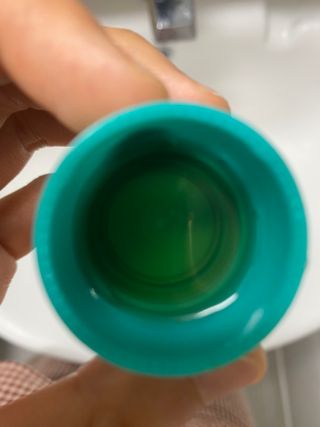 30초 후 눈으로 확인하는 헬리덴티 프라글린스 가글 — 4점을 준 리뷰어가 2021년 6월 올린 사용 사진