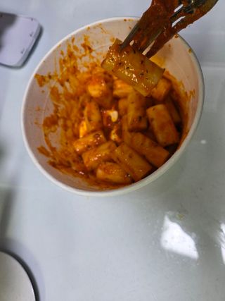 나우  [요리궁리] B타입 ( 매콤, 치즈, 매콤까르보 ) 꽃떡볶이 6개입 세트 — 5점을 준 리뷰어가 2025년 3월 올린 사용 사진