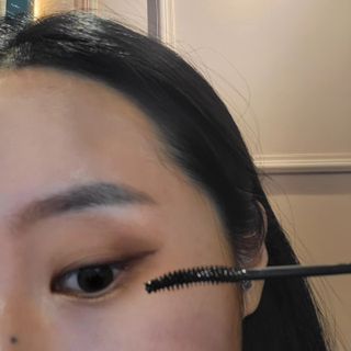 더소설 소설 블랙아이래쉬 세럼 10g(SOSEOL BLACK EYELASH SERUM 10g) — 5점을 준 리뷰어가 2023년 6월 올린 사용 사진