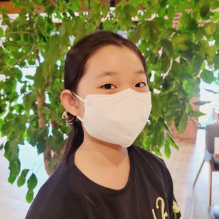 JHWORLD 스누피 마스크 스누피 에어 새부리형 국내산 MB필터 컬러마스크 대형 중형 어린이용 20매 — 5점을 준 리뷰어가 2021년 7월 올린 사용 사진