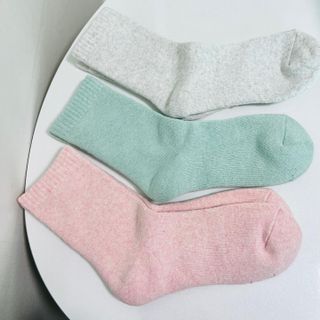 [사이즈가 있는 양말 필로이]여자 순면 통파일 꿀잠 수면 양말【 S, M, L 】3가지 사이즈_컬러 랜덤 3족 — 5점을 준 리뷰어가 2022년 10월 올린 사용 사진