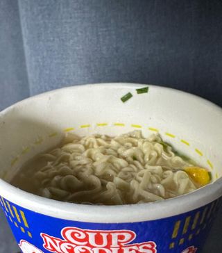 NISSIN 닛신 컵누들  4종 - 씨푸드오리지날, 씨푸드 스파이시, 씨푸드 커리, 씨푸드 XO소스 — 3.5점을 준 리뷰어가 2023년 1월 올린 사용 사진