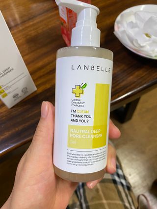 랑벨 내츄럴 딥 포어 클렌저 210ml (저자극 약산성 천연 클렌징 젤) — 4점을 준 리뷰어가 2022년 10월 올린 사용 사진