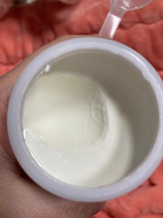 매일바이오 그릭요거트 오리지널 플레인 4개, 로스터리 커피믹스 4개 — 5점을 준 리뷰어가 2021년 12월 올린 사용 사진