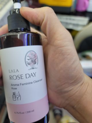 라라로즈데이 시즌2 여성청결제 200ml 아로마 페미민 클렌저, 독일더마인증 — 5점을 준 리뷰어가 2021년 9월 올린 사용 사진