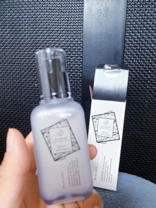 [나플라워]  여드름/민감한 피부를 위한 진정 솔루션 카밍 세럼 — 5점을 준 리뷰어가 2023년 12월 올린 사용 사진