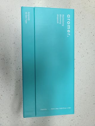 아로메르 리바이탈라이징 블루밍 앰플 10ml x 4ea — 5점을 준 리뷰어가 2021년 8월 올린 사용 사진