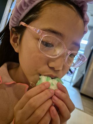 스낵스 포켓솜사탕 4가지맛 🍓딸기🍈멜론🍌바나나🍇포도 (총 20봉) — 5점을 준 리뷰어가 2024년 2월 올린 사용 사진