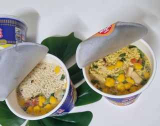 NISSIN 닛신 컵누들  4종 - 씨푸드오리지날, 씨푸드 스파이시, 씨푸드 커리, 씨푸드 XO소스 — 5점을 준 리뷰어가 2022년 11월 올린 사용 사진