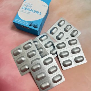 [지셀라] 프로바이오틱스 100억 유산균 보장 (1개월분 / 350mg X 30캡슐) — 5점을 준 리뷰어가 2023년 6월 올린 사용 사진