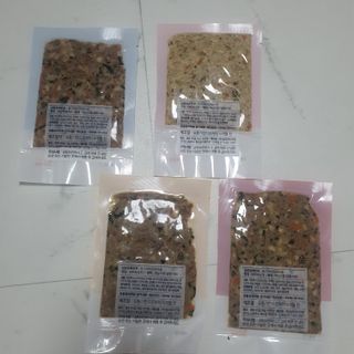 씽크라이크펫 강아지 화식 (50g 소/닭/오리/양 1팩씩 4팩) — 5점을 준 리뷰어가 2023년 1월 올린 사용 사진