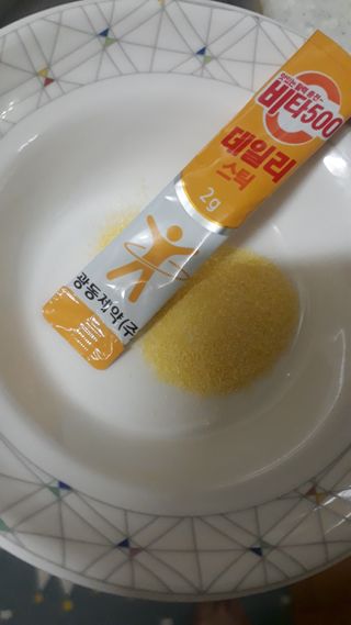 광동생활건강 [광동] 비타500데일리스틱 크리스마스 에디션 60포+20포 추가 증정&쇼핑백+스티커 gift — 5점을 준 리뷰어가 2021년 12월 올린 사용 사진