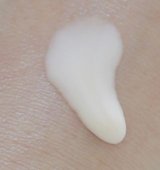 산수시 데포 세럼 수분 물광 비타민 에센스 50ml 기초화장품 — 3점을 준 리뷰어가 2021년 7월 올린 사용 사진