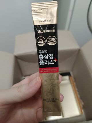 서울약사신협_투데이홍삼정플러스스틱_10g x 30포 — 5점을 준 리뷰어가 2021년 7월 올린 사용 사진