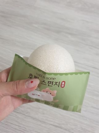 [툴앤썸] 메이크업 브러시로 바르고 호빵 스펀지로 클렌징하는 A-Z 뷰티툴 5종 — 5점을 준 리뷰어가 2021년 1월 올린 사용 사진