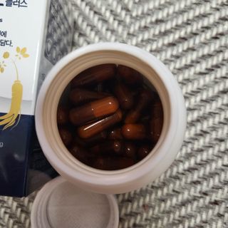 프리마인 홍삼의 강력한 에너지, 이제는 흡수율을 높인 최첨단 캡슐로 간편하게 초고속 충전하세요. — 5점을 준 리뷰어가 2022년 12월 올린 사용 사진