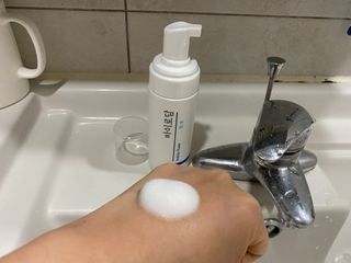[바이로담] 저자극 약산성버블 폼 폼클렌징 150ml — 5점을 준 리뷰어가 2021년 4월 올린 사용 사진