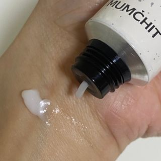 멈칫(MUMCHIT) 넥퍼퓸 NECKPERFUME 2가지 향 — 5점을 준 리뷰어가 2021년 11월 올린 사용 사진
