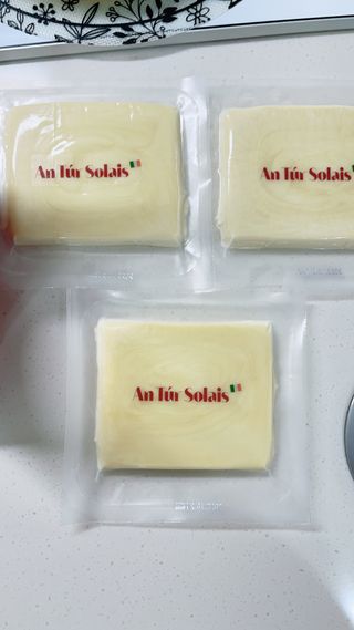 앙투어솔레 아일랜드 구워먹는 치즈 100 자연 치즈 와인안주 300g(100g x 3팩) — 5점을 준 리뷰어가 2022년 8월 올린 사용 사진