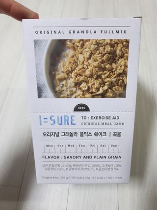 다미즐 [아이슈어] 맛있는 관리의 시작 그래놀라 풀믹스 쉐이크 4종 택 1/7일분/초콜릿, 고구마, 곡물, 바나나 — 5점을 준 리뷰어가 2021년 4월 올린 사용 사진