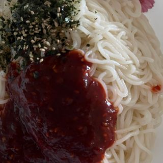 [한면원] 비빔국수 2인분 — 3.5점을 준 리뷰어가 2022년 8월 올린 사용 사진