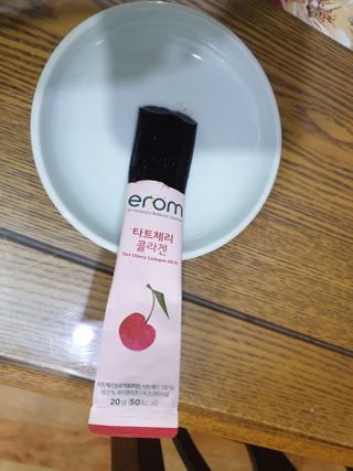 이롬 erom 타트체리 콜라겐 — 4.5점을 준 리뷰어가 2021년 3월 올린 사용 사진