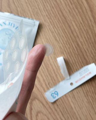 소담스퀘어 상암 디팩코퍼레이션 놀라아워 비건 하이드로콜로이드 클리어 패치 — 5점을 준 리뷰어가 2022년 12월 올린 사용 사진
