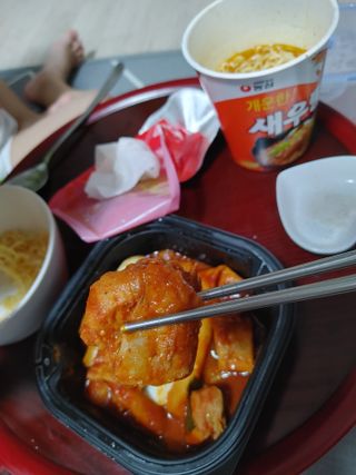 한성기업 무볼레 닭떡볶이+해물떡볶이 2종 세트 — 5점을 준 리뷰어가 2021년 10월 올린 사용 사진