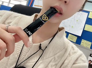 짜먹는 이지견과 짜먹는 이지아몬드, 짜먹는 이지허니피넛, 짜먹는 이지캐슈넛 각 10g X  10포 — 4점을 준 리뷰어가 2021년 3월 올린 사용 사진