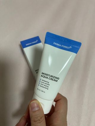 더마포레스트 모이스처라이징 아쿠아크림 / 수분크림 히알루론산 펩타이드 보습 미백 주름개선 — 4점을 준 리뷰어가 2021년 6월 올린 사용 사진