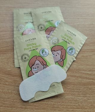 세뚜아(Cettua) 세뚜아 스티키 포어 패치 Cettua Sticky Pore Patch — 5점을 준 리뷰어가 2023년 8월 올린 사용 사진