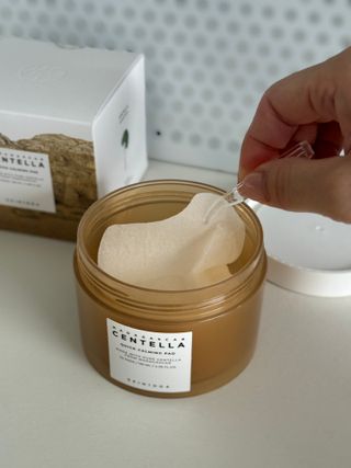 스킨1004 [SKIN1004] 마다가스카르 센텔라 퀵 카밍 패드 70매 130ml — 5점을 준 리뷰어가 2024년 9월 올린 사용 사진